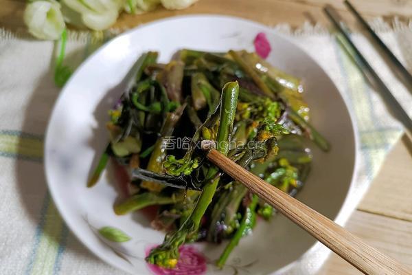 醋溜红菜苔的做法图解7