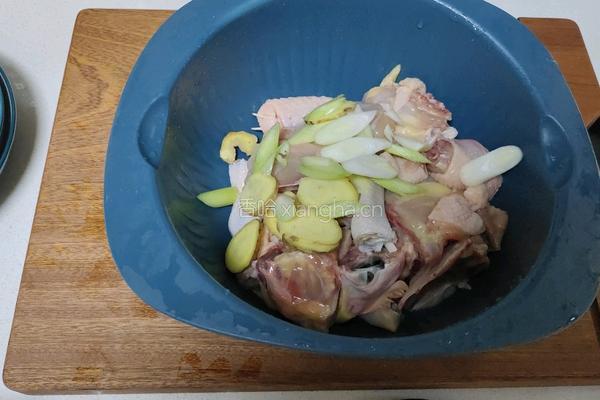 冬菇蒸滑鸡的做法图解3