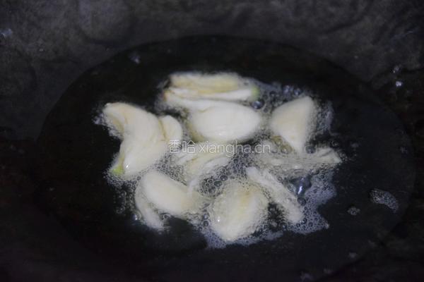 香肠炒西蓝花的做法图解7