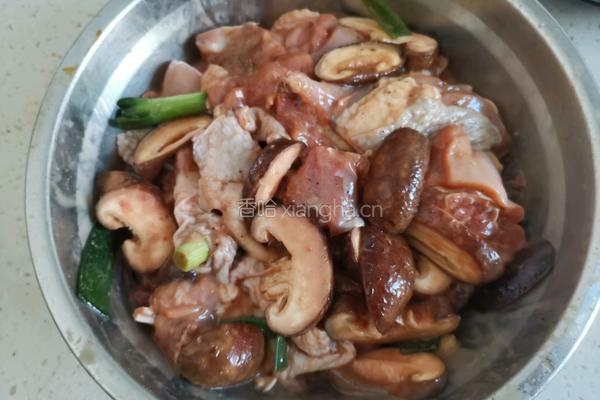 香菇蒸滑鸡的做法图解6