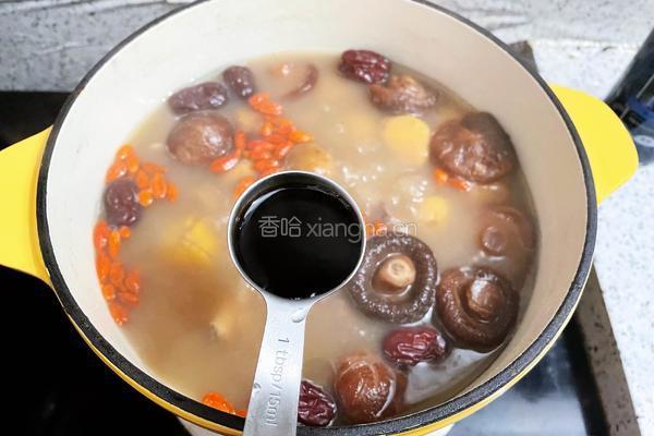排骨板栗汤的做法图解9