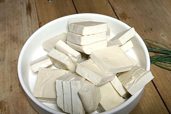 孜然豆干的做法图解1