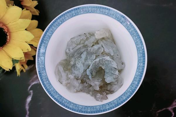 百合大虾炒西芹的做法图解4