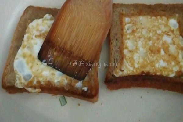 煎鸡蛋吐司片的做法图解4