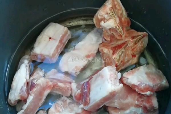 红烧排骨的做法图解1