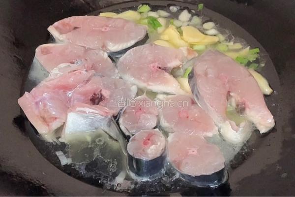 香焖马鲛鱼的做法图解5