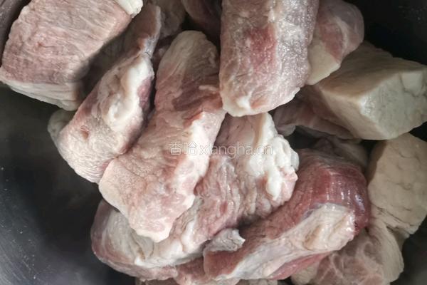 番茄炖牛腩的做法图解1