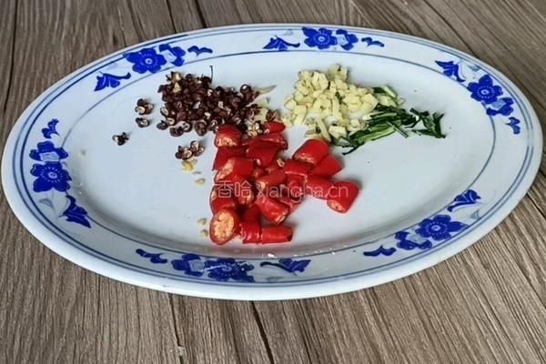 麻辣藕丁的做法图解2