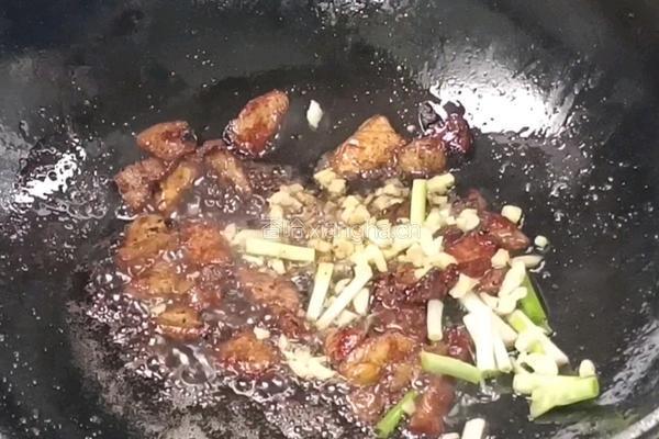 口蘑豆腐炖白菜的做法图解7
