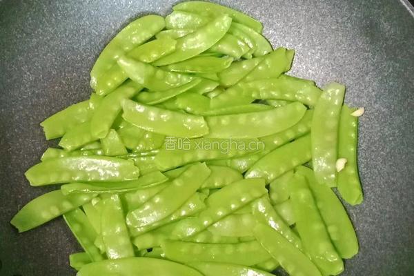 荷兰豆炒腊肠的做法图解9