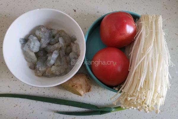 番茄金针菇虾滑汤的做法图解1