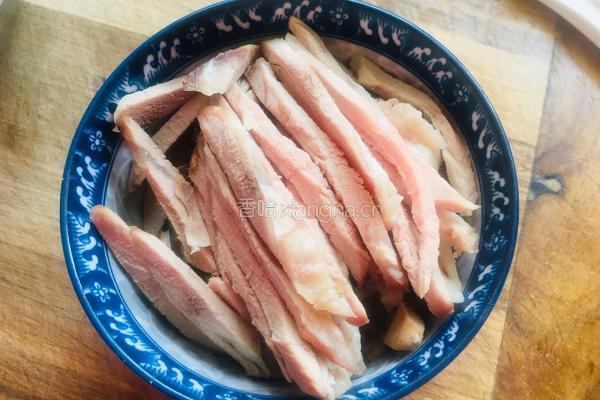 蒜苔炒肉丝的做法图解1