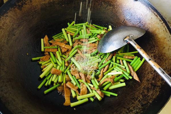 蒜苔炒肉丝的做法图解8