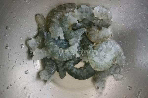 虾仁番茄炒蛋的做法图解1