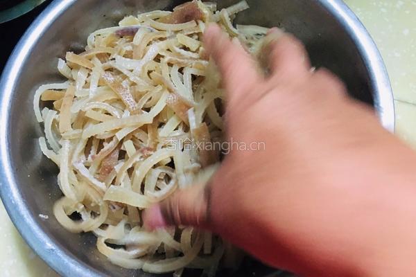 原汁肉皮冻的做法图解3