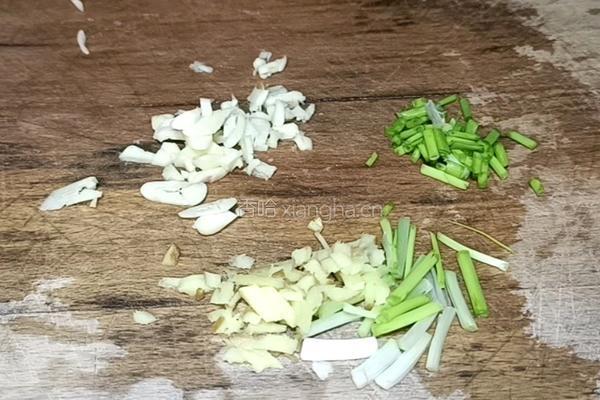 红烧萝卜的做法图解2