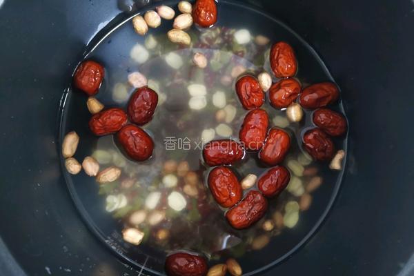 桂圆红枣腊八粥的做法图解3