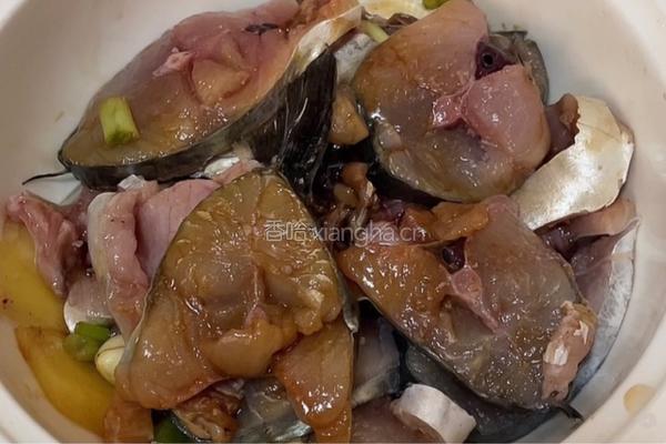 蒜香马鲛鱼的做法图解5