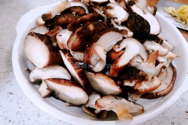 香菇青菜的做法图解3