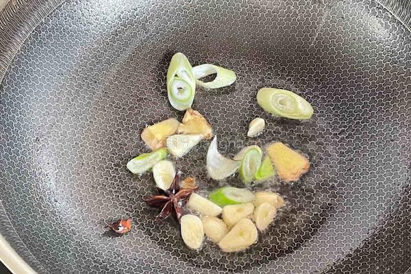 辣子鸡背的做法图解3