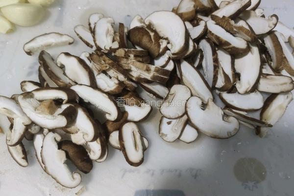 耗油香菇的做法图解1