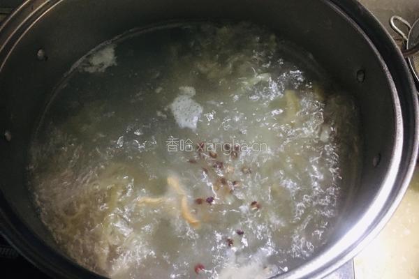 节日凉拌菜——原汁皮冻的做法图解6