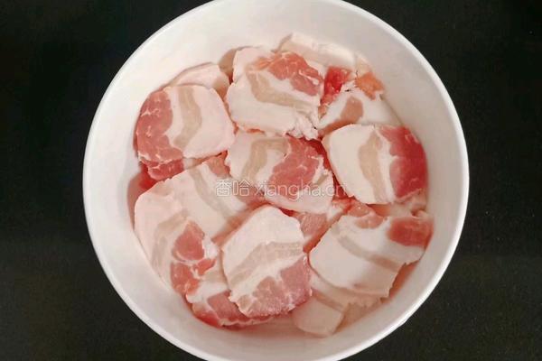 五花肉蒸土豆的做法图解2