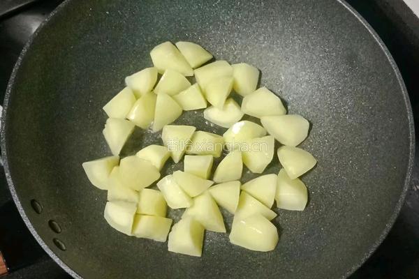 五花肉蒸土豆的做法图解7