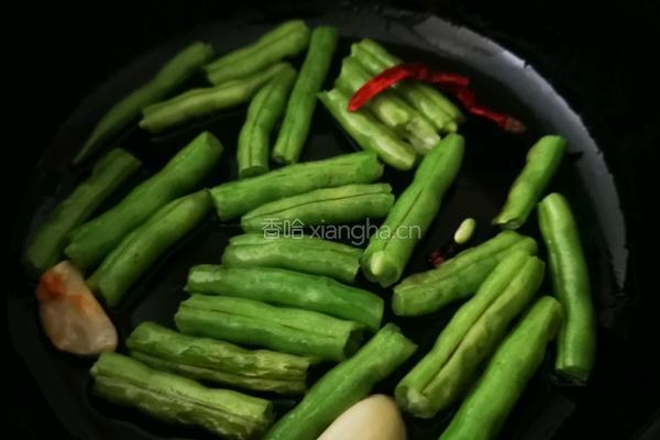 红烧牛肉豆角焖面的做法图解1