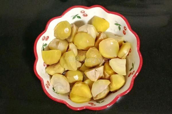 板栗蒸鸡腿的做法图解8