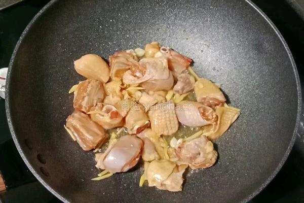 板栗蒸鸡腿的做法图解11