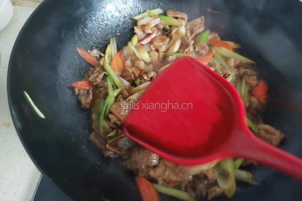 葱爆羊肉片的做法图解13
