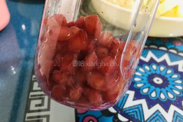 爽口石榴汁的做法图解1
