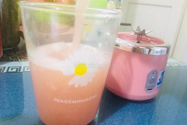 雪碧草莓的做法图解4