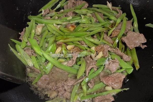 牛肉炒豆角的做法图解8