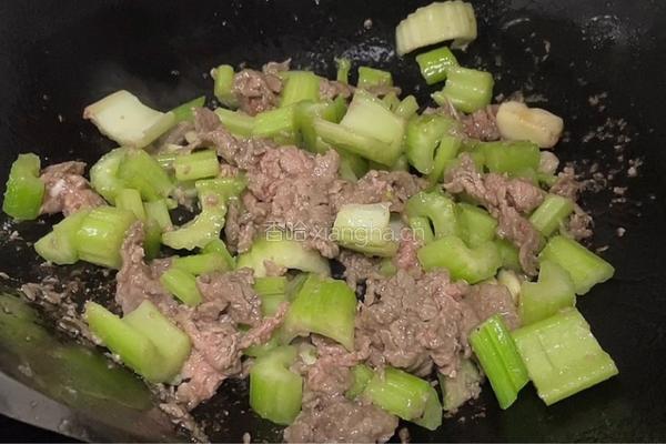 西芹炒牛肉的做法图解7