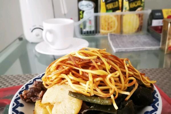 土豆豆角海带牛肉焖面的做法图解8