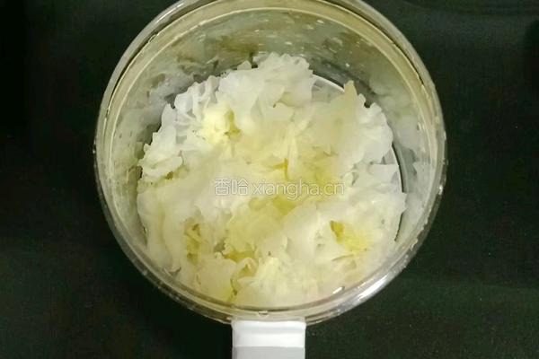雪莲果银耳糖水的做法图解2