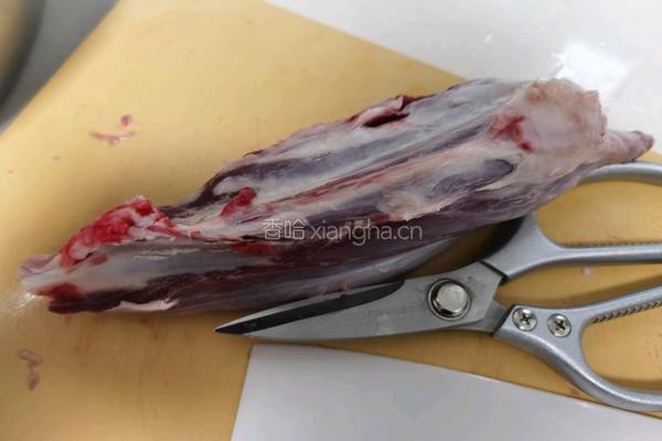 自制酱牛肉的做法图解1