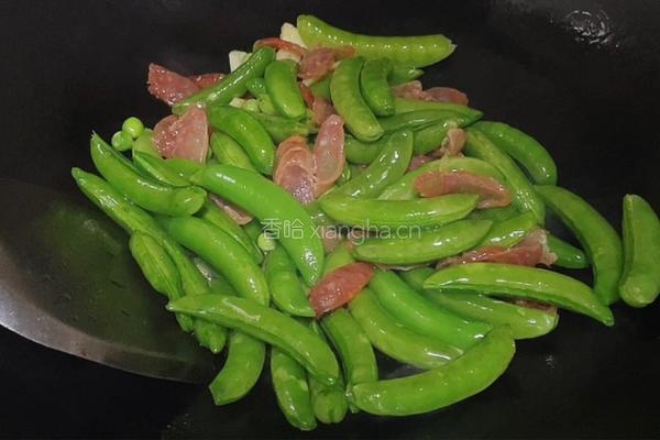 甜豆炒腊肠的做法图解6