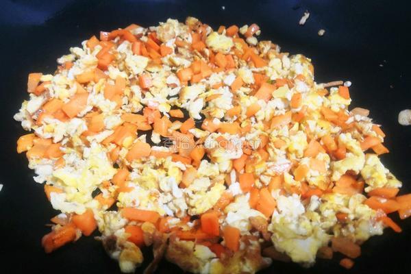 胡萝卜葱花炒饭的做法图解6