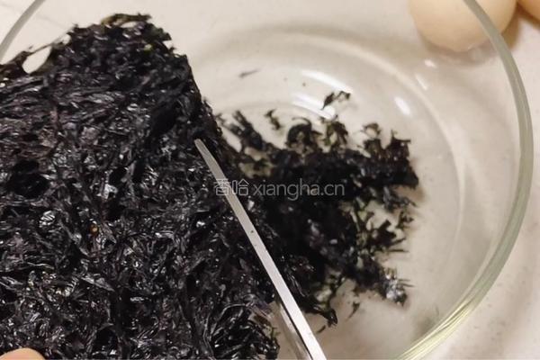 紫菜蛋饼的做法图解1