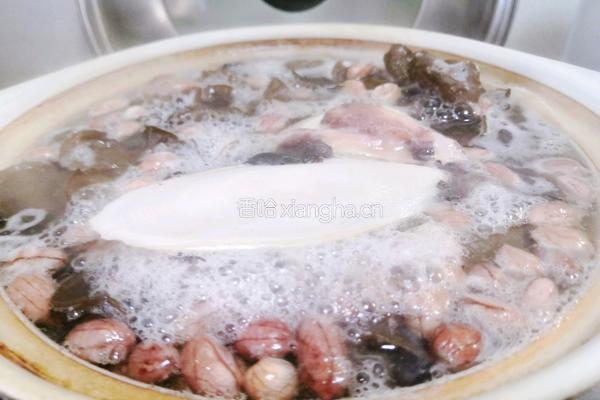 正月初一墨鱼汤的做法图解5