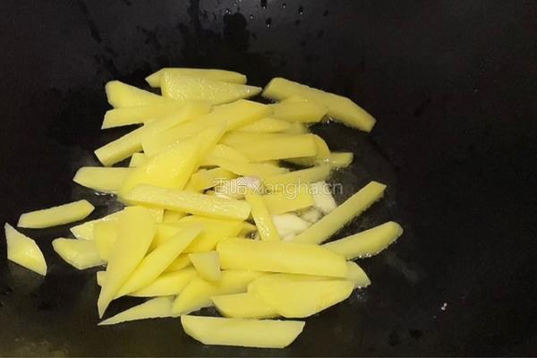黑椒牛肉土豆条的做法图解6