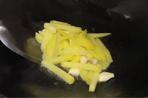 黑椒牛肉土豆条的做法图解7