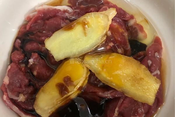 香辣凉拌嫩牛肉的做法图解2