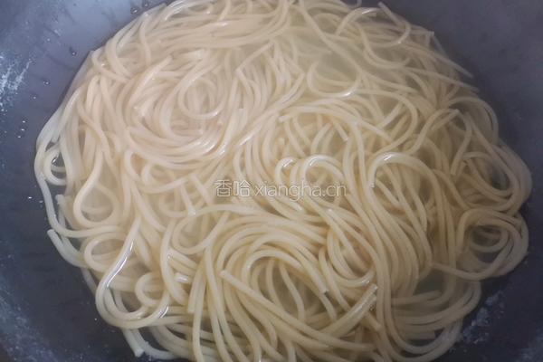 番茄牛肉意面的做法图解3