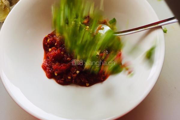 剁辣椒蒸鱼头的做法图解5
