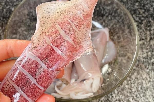 土豆粉蒸鱿鱼的做法图解2