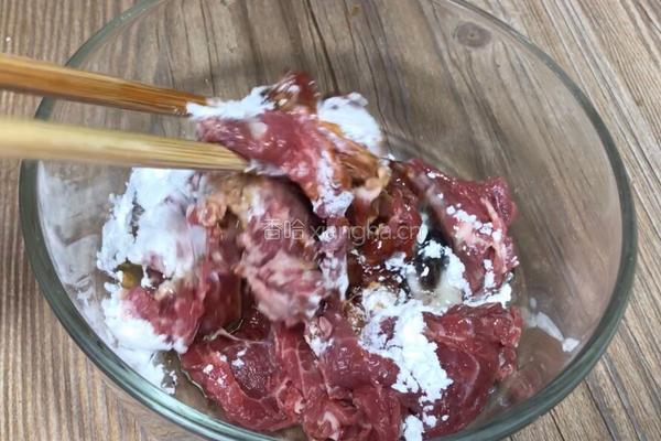 青椒炒牛肉片的做法图解3